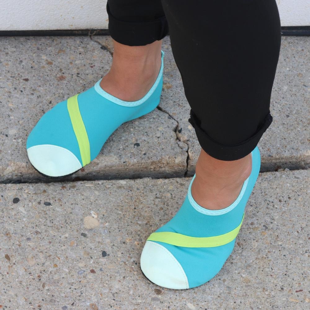 NWT Fitkicks amazing walking shoes